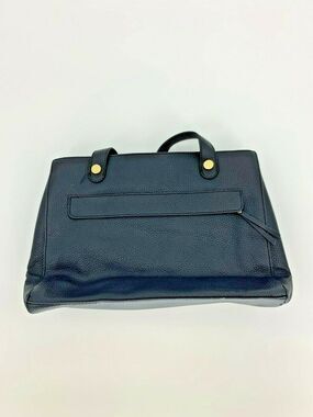 Women’s Medium Sized Black Handbag